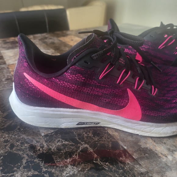 Shoe - Picture 4 of 4